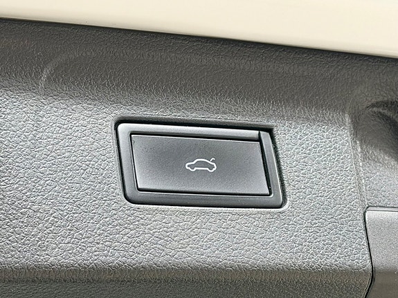 Volkswagen Passat 16 of 24