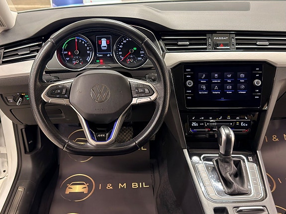 Volkswagen Passat 15 of 24