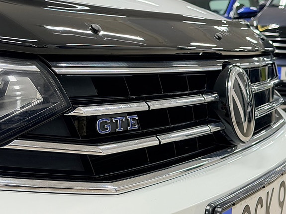 Volkswagen Passat 10 of 24