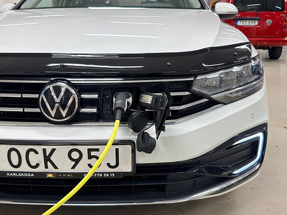 Volkswagen Passat 8 of 24