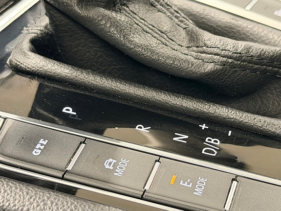 Volkswagen Passat 19 of 24