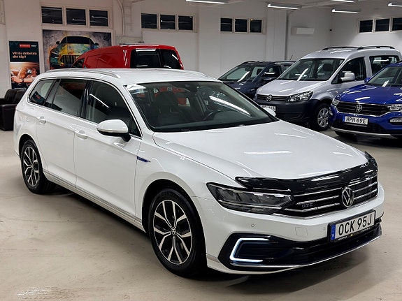 Volkswagen Passat 2 of 5
