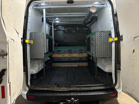 Ford Transit Custom 9 of 20