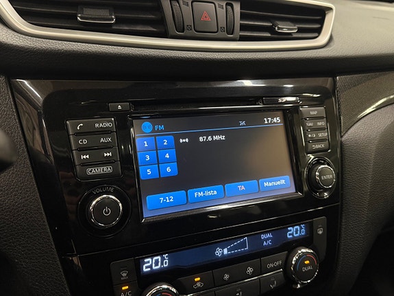 Nissan X-Trail 12 of 17