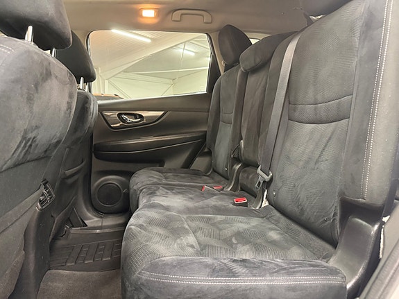 Nissan X-Trail 7 of 17