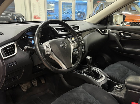 Nissan X-Trail 8 of 17
