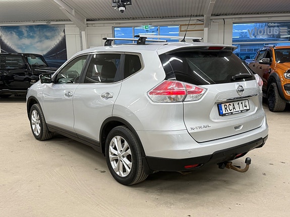 Nissan X-Trail 2 of 5