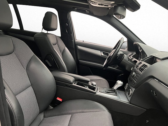 Mercedes-Benz C250 24 of 30