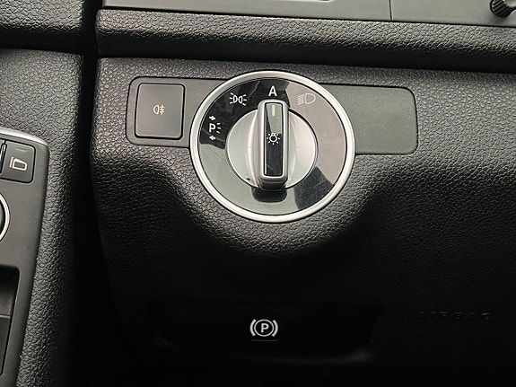Mercedes-Benz C250 13 of 30