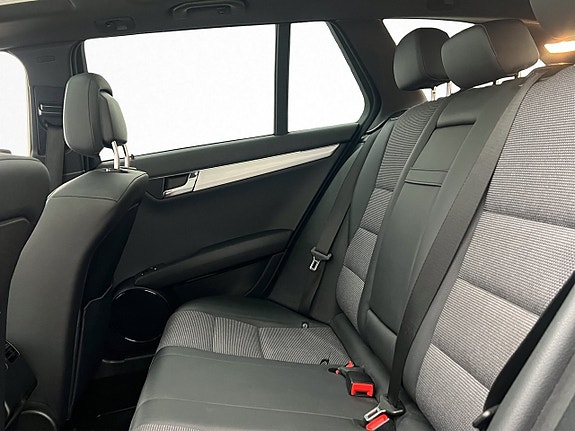 Mercedes-Benz C250 26 of 30