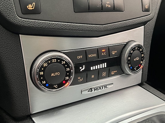Mercedes-Benz C250 20 of 30