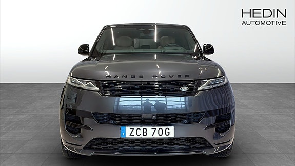 Land Rover Range Rover Sport 8 of 14