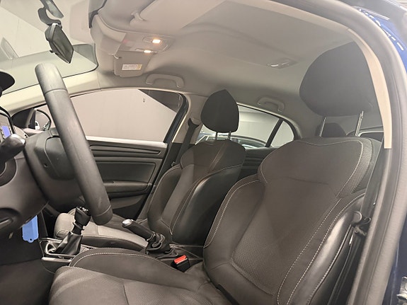 Renault Megane IV 4 of 5