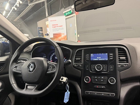 Renault Megane 12 of 12