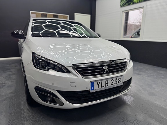 Peugeot 308 SW 5 of 5