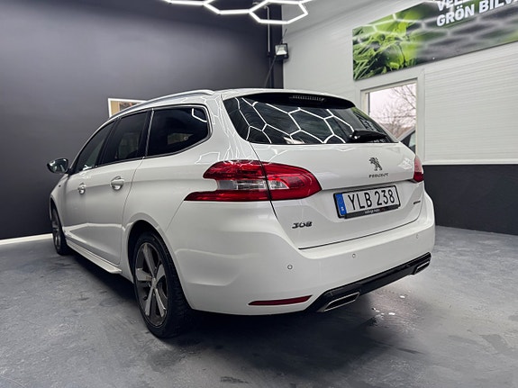 Peugeot 308 SW 4 of 5