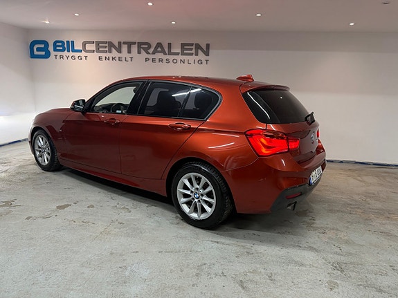 BMW 118i 4 of 5