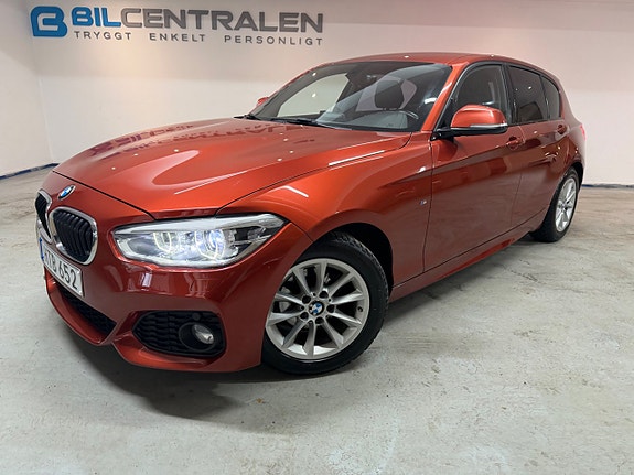 BMW 118i 2 of 5