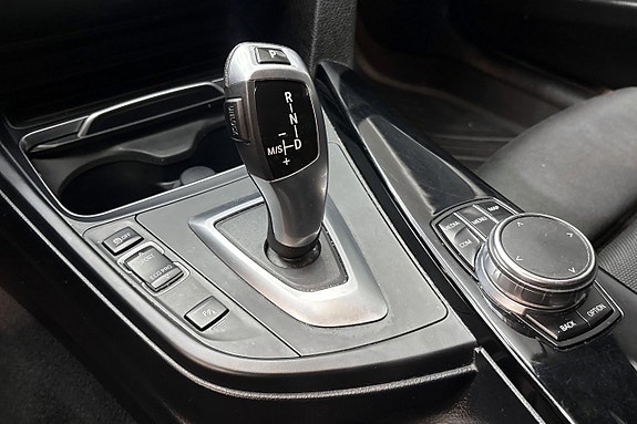 BMW 320 16 of 19
