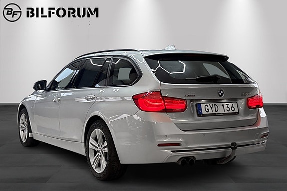 BMW 320 3 of 5