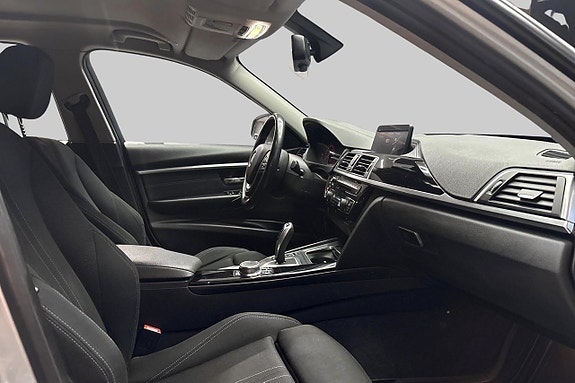 BMW 320 11 of 19