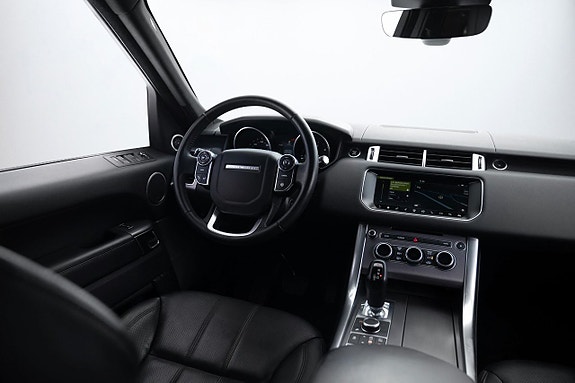 Land Rover Range Rover Sport 18 of 21
