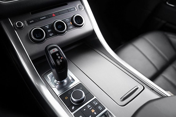 Land Rover Range Rover Sport 16 of 21