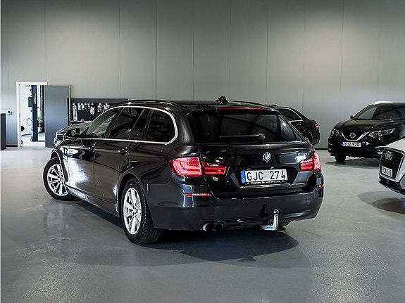 BMW 528 2 of 5