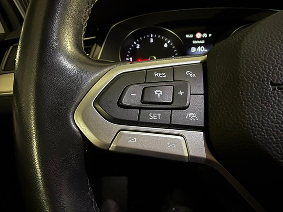 Volkswagen Passat 9 of 23