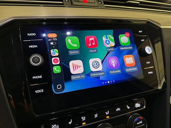 Volkswagen Passat 13 of 23