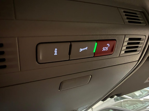 Volkswagen Passat 18 of 23