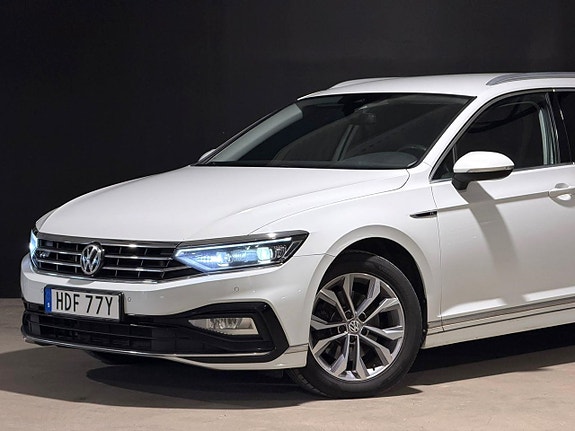 Volkswagen Passat 2 of 5