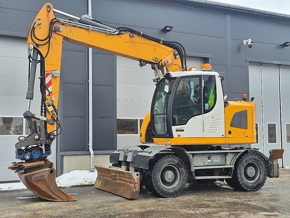 Liebherr A 918 Compact