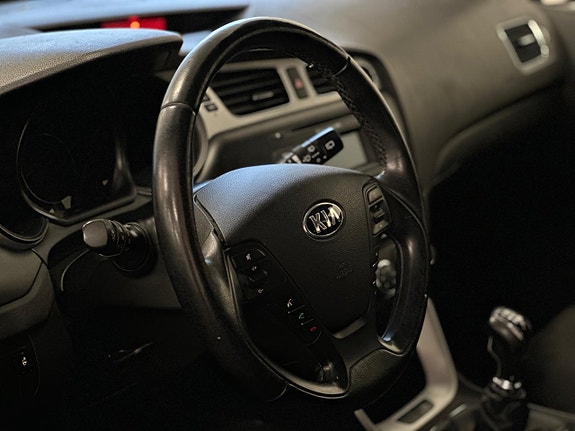 Kia Ceed 10 of 21