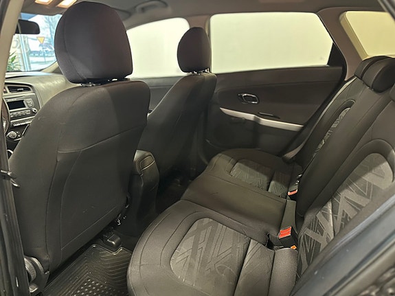 Kia Ceed 17 of 21