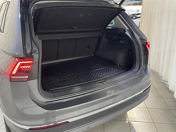Volkswagen Tiguan 5 of 5