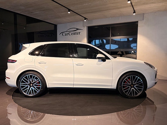 Porsche Cayenne S 9 of 23