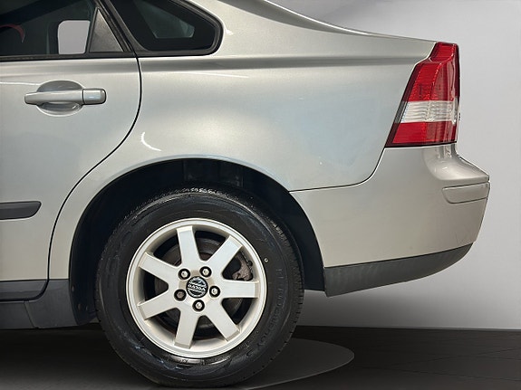 Volvo S40 5 of 5