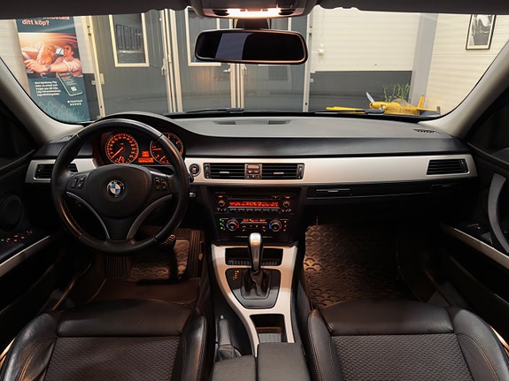 BMW 320 11 of 30