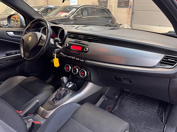 Alfa Romeo Giulietta 10 of 27