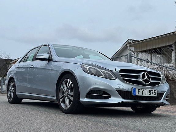 Mercedes-Benz E250 4 of 5