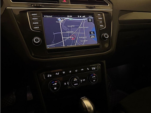 Volkswagen Tiguan 14 of 26