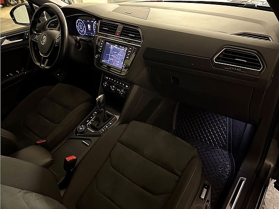 Volkswagen Tiguan 11 of 26