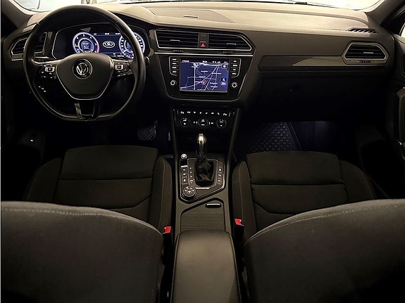 Volkswagen Tiguan 12 of 26
