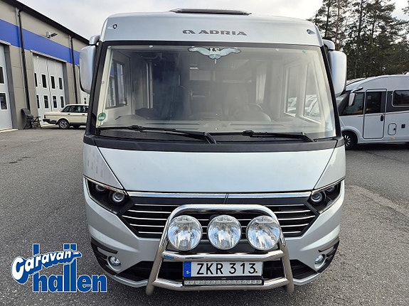Adria Sonic Supreme I 810 SL (Hydrauliska stödben /AC/Solpanel) 3 of 27