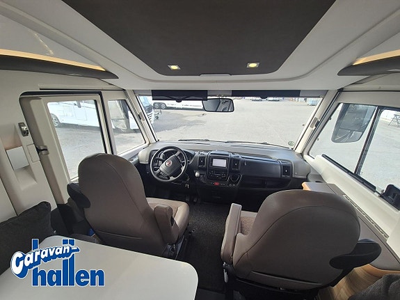 Adria Sonic Supreme I 810 SL (Hydrauliska stödben /AC/Solpanel) 10 of 27