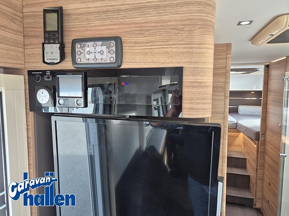 Adria Sonic Supreme I 810 SL (Hydrauliska stödben /AC/Solpanel) 18 of 27