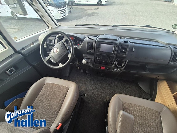 Adria Sonic Supreme I 810 SL (Hydrauliska stödben /AC/Solpanel) 12 of 27