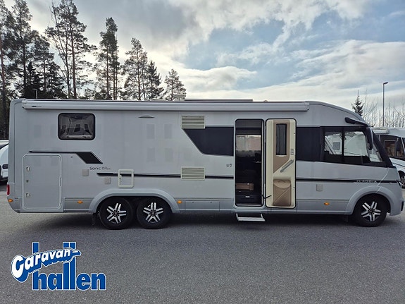 Adria Sonic Supreme I 810 SL (Hydrauliska stödben /AC/Solpanel)