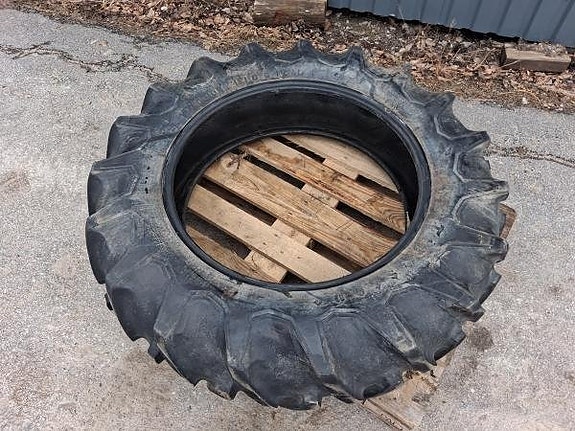 TRAKTOR DÄCK 12,4-28 FIRESTONE